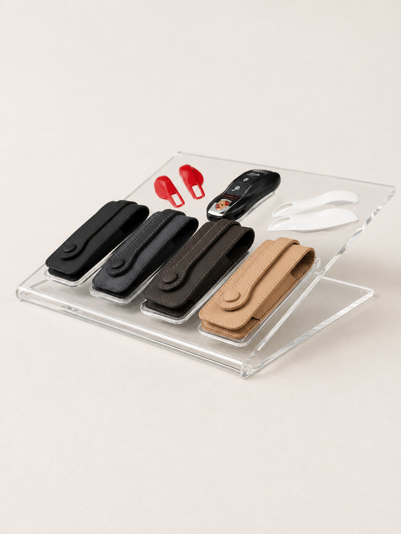 Porsche – Produktpresenter für eine Kollektion von Schlüssel-Accessoires